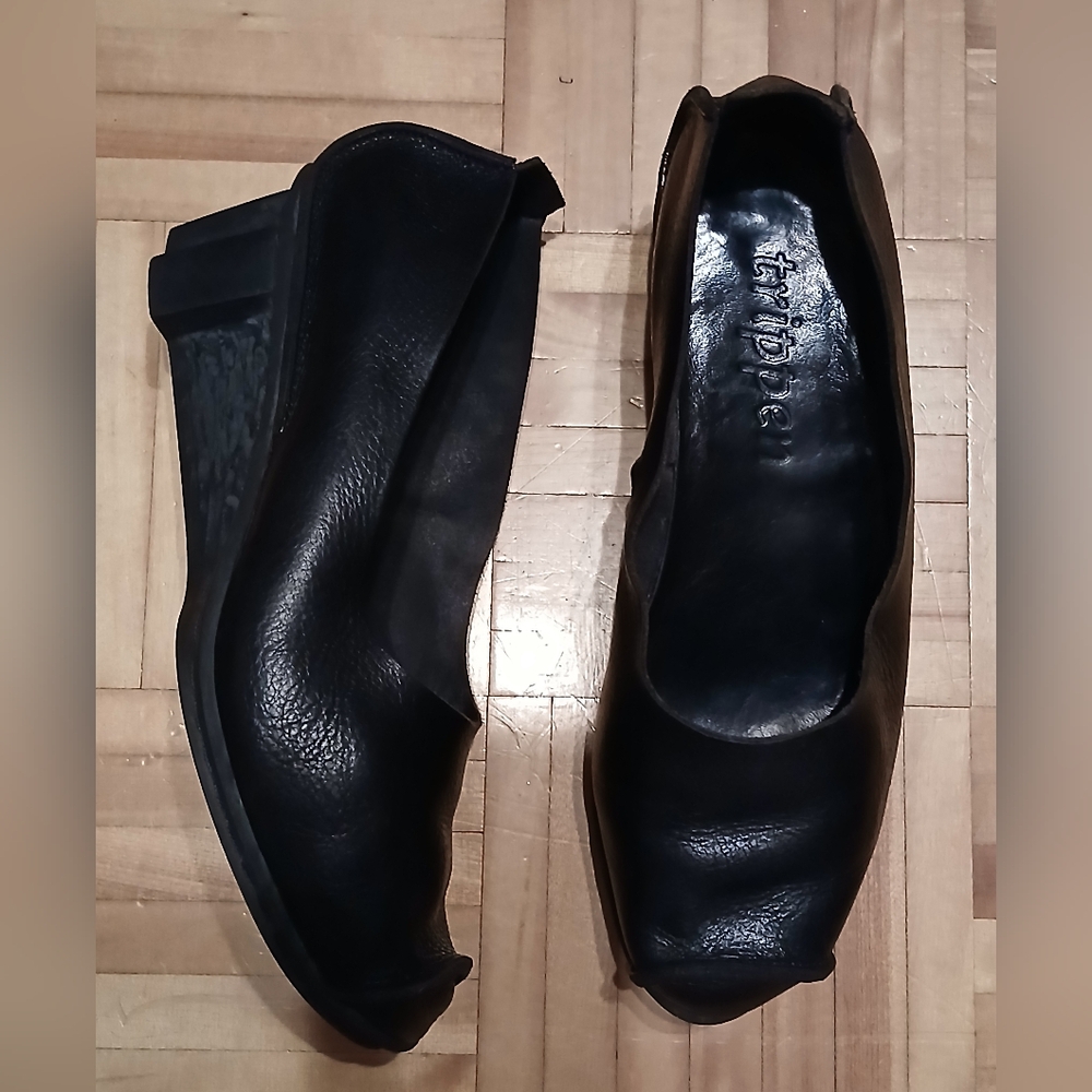 TRIPPEN"Dora" Black LEATHER Slip -on Shoes.Size 40